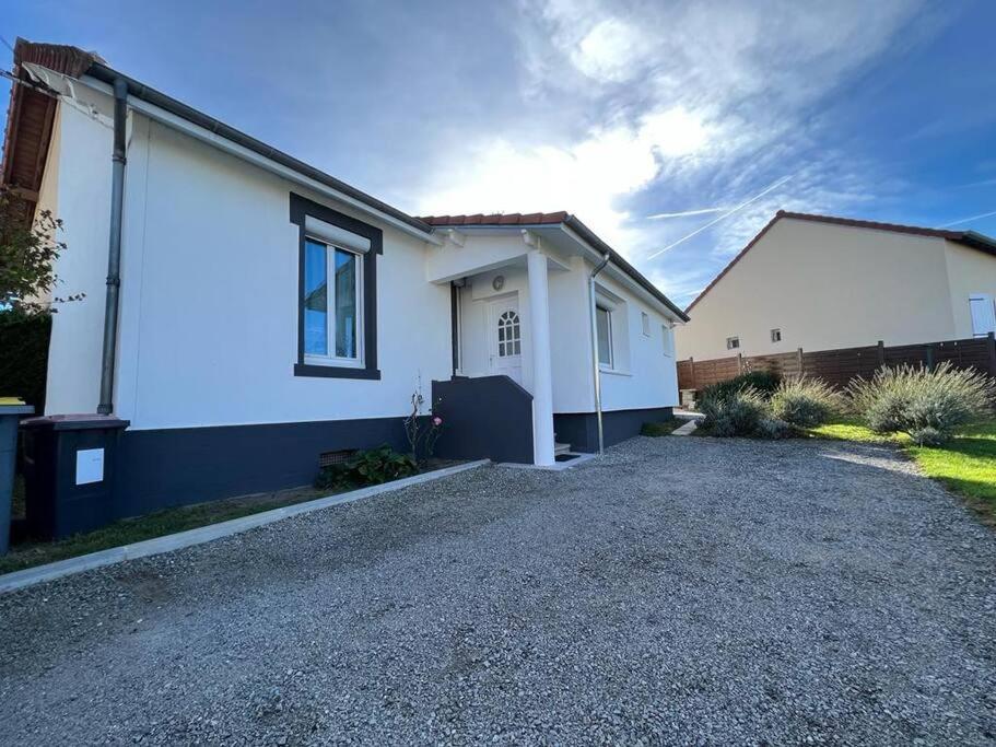 Jolie Maison, Jardin Et Parking Desertines  Bagian luar foto