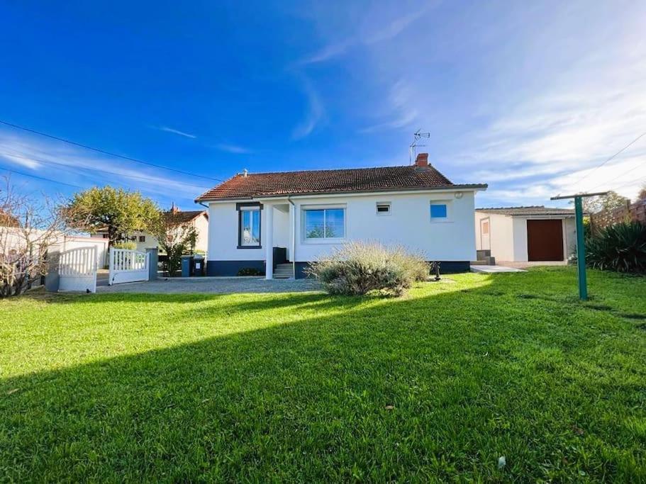 Jolie Maison, Jardin Et Parking Desertines  Bagian luar foto