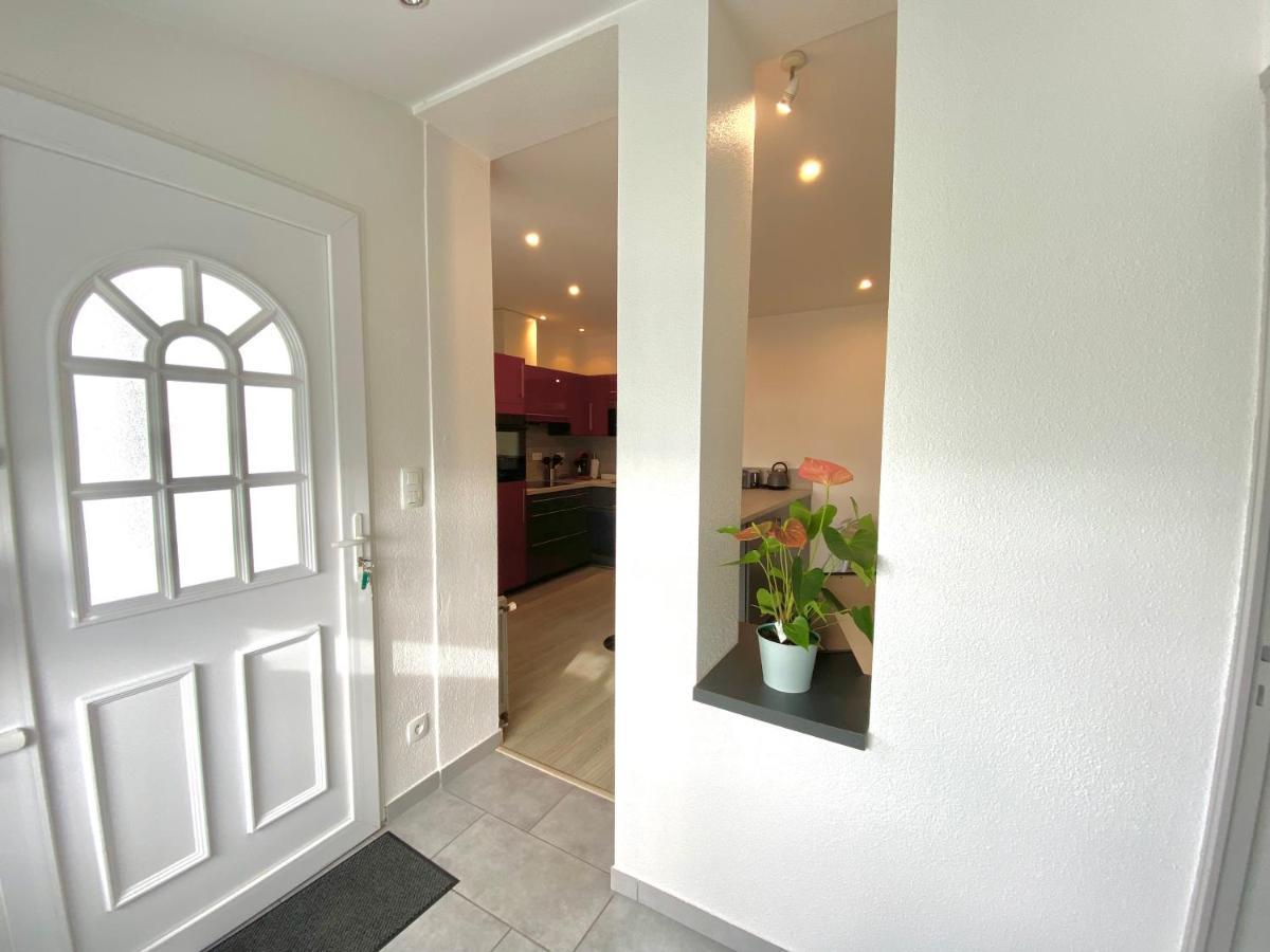 Jolie Maison, Jardin Et Parking Desertines  Bagian luar foto